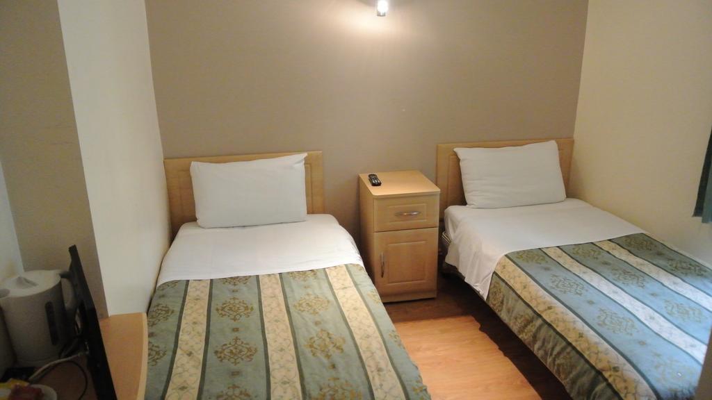 Carlton Hotel Λονδίνο Δωμάτιο φωτογραφία